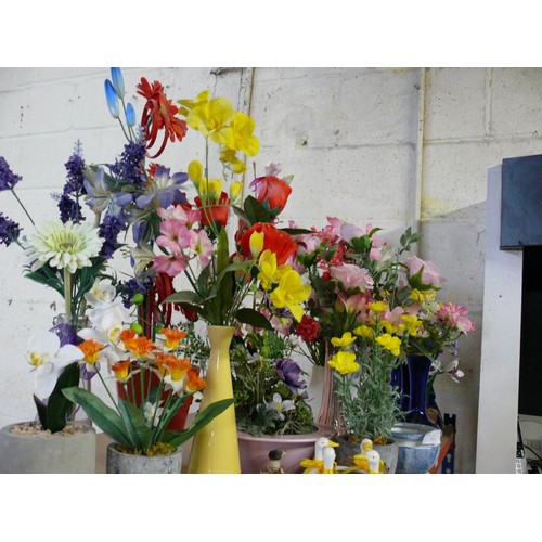 293 - A NICE LARGE SELECTION OF ARTIFICIAL FLOWERS