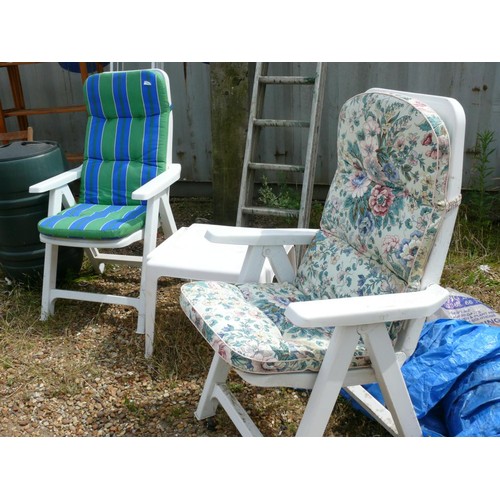 319 - WHITE PLASTIC RECLINING GARDEN CHAIR X 2 PLUS A WHITE SQUARE TABLE