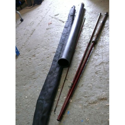 475 - 2 X FISHING RODS PREMIER CARP ROD 3.3M 2 SECTION AND A CRUISADER 10FT MATCH ROD, MODEL 2395302