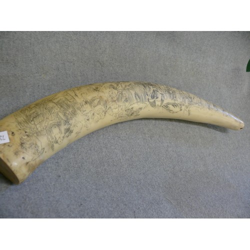 2 - A LARGE ORIENTAL IVORINE HORN WITH BEAUTIFUL SCRIMSHAW DECORATION