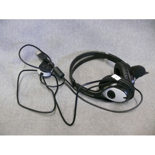 93 - A MICROSOFT LIFECHAT LX-3000 HEADPHONE SET