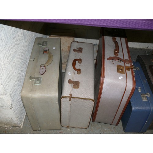 134 - 6 VARIOUS VINTAGE SUITCASES TO INCLUDE MILITARY