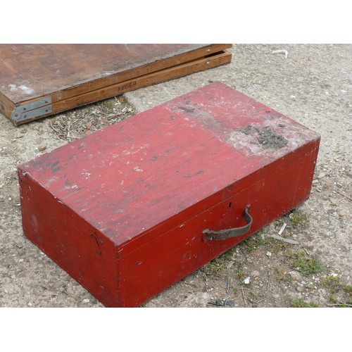 316A - RED WOODEN TOOL BOX