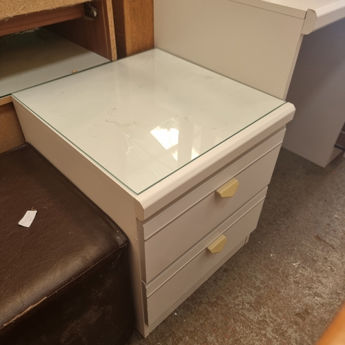 361A - WHITE 2 DRAWER BEDSIDE CABINET WITH CLASS OVER