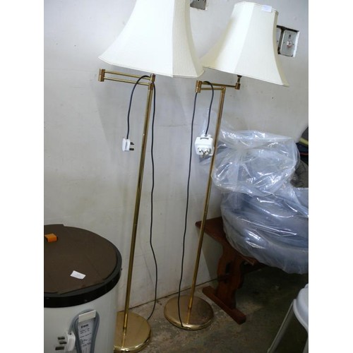 372 - A PAIR OF VERY NICE STANDARD LAMPS WITH BRASS STANDS AND MATCHING SHADES