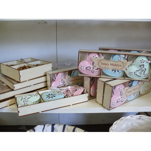 96 - 11 BOXES OF HEART HANGINGS, BRAND NEW