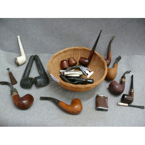 108 - A BASKET OF VERY NICE VINTAGE PIPES TO INCLUDE A N UNUSUAL CLAY PIPE WITH METAL TOP AND A PIPE WITH ... 