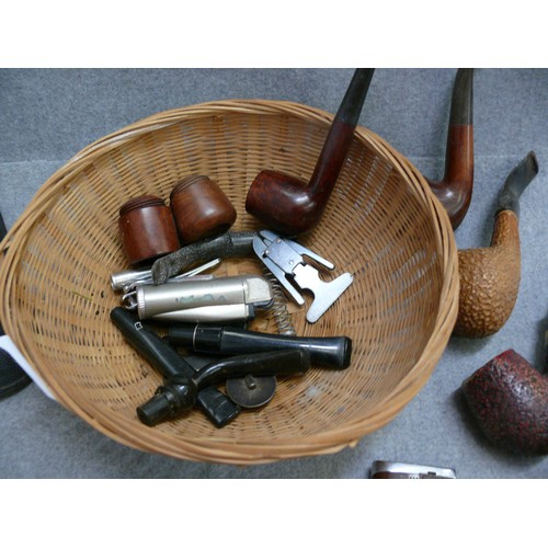 108 - A BASKET OF VERY NICE VINTAGE PIPES TO INCLUDE A N UNUSUAL CLAY PIPE WITH METAL TOP AND A PIPE WITH ... 