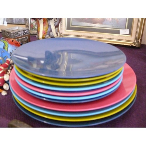 125 - A BEAUTIFUL SET OF MULTICOLOURED PICNIC PLATES, THESE ARE NOT JUST ANY PICNIC PLATES THEY ARE M&S PI... 