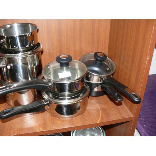 152 - A SHELF OF GOOD QUALITY SAUCEPANS TO INCLUDE SOME SETS