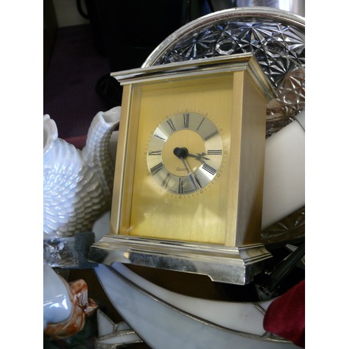 111 - A NICE BOX OF MIXED COLECTABLE ITEMS TO INCLUDE ARTISTS MANNEQUIN, MANTLE CLOCK ETC