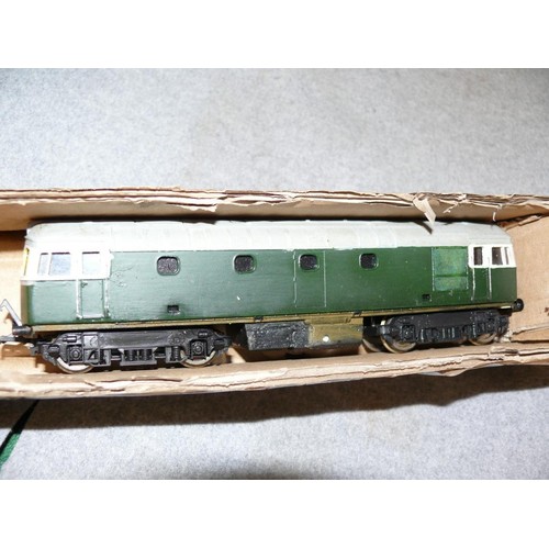 155 - 1 TRI-ANG HORNBY OO DIESEL TRAIN & 1 OTHER DIESEL TRAIN PLUS LARGE AMOUNT OF TRACK. 3 CARRIAGES, CON... 