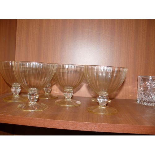 149 - A SHELF OF VARIOUS CRYSTAL AND GLASSWARE