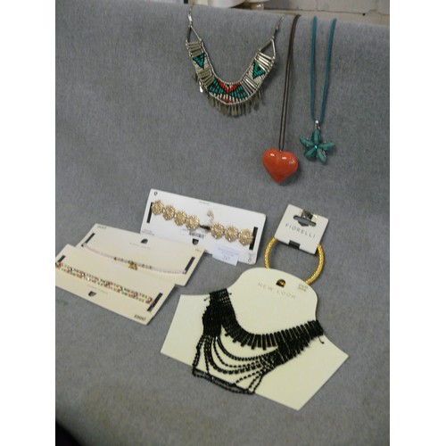 217 - A SELECTION OF NEW GOOD QUALITY COSTUME JEWELLERY