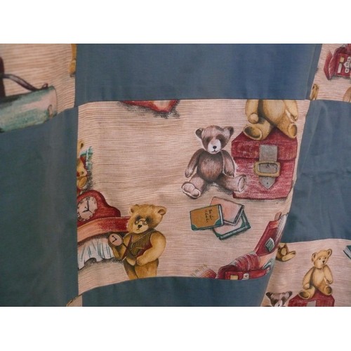 210 - A NICELY MADE SAGE GREEN SMALL QUILT WITH TEDDY BEAR DESIGN