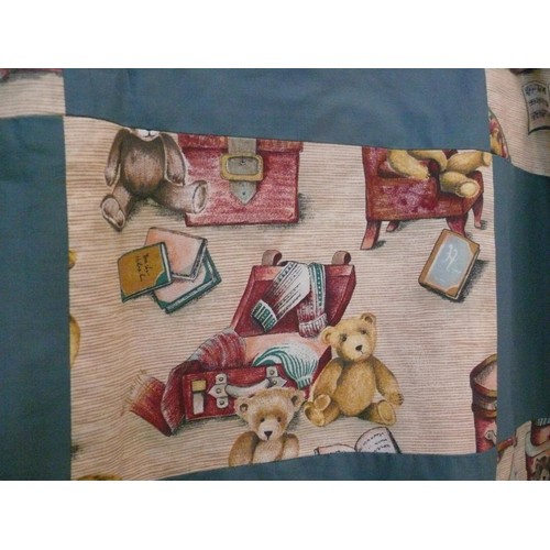 210 - A NICELY MADE SAGE GREEN SMALL QUILT WITH TEDDY BEAR DESIGN