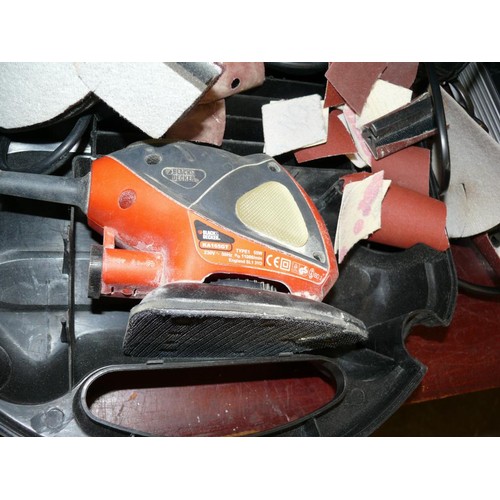 243 - A BLACK & DECKER ELECTRIC SANDER