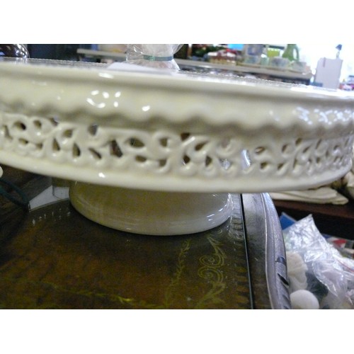 212 - A VERY NICE CERAMIC CAKE STAND WITH  PIERCED SIDES