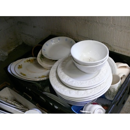 170 - 2 LARGE BOXES OF VARIOUS GOOD QUALITY CHINA