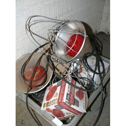 172 - A LARGE BOX OF INFRA RED LAMPS