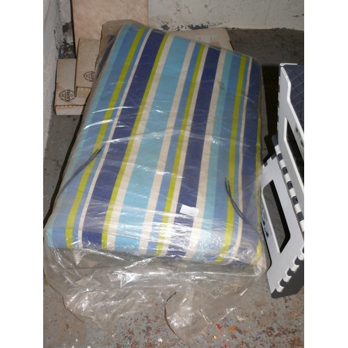 181 - A BLUE AND GREEN STRIPEY GARDEN CHAIR CUSHION