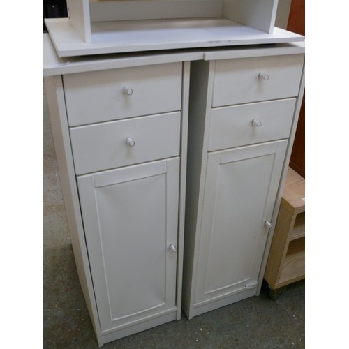 257 - A PAIR OF TALL WHITE BATHROOM CUPBOARDS WITH 2 DRAWERS