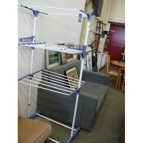 268 - LARGE GOOD QUALITY FOLDING CLOTHES AIRER