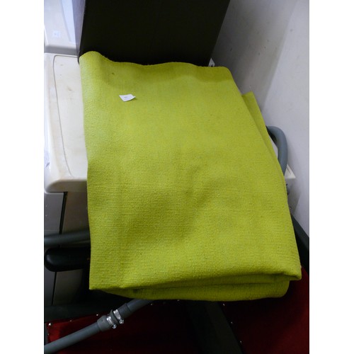 286 - GOOD QUALITY LIME GREEN RUG 120CM X 170CM