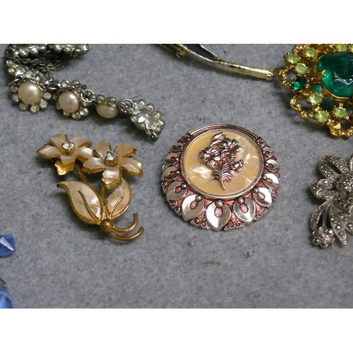 57 - LOVELY COLLECTION OF COSTUME JEWELLERY