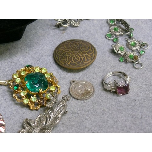 57 - LOVELY COLLECTION OF COSTUME JEWELLERY