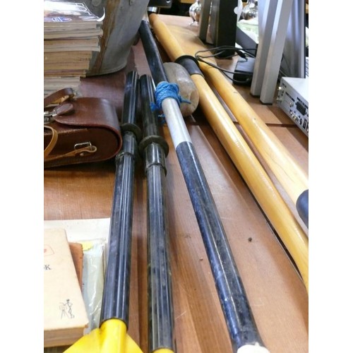 412 - A PAIR OF ROWING BOAT OARS, A PAIR OF DINGHY PADDLES AND A CANOE PADDLE