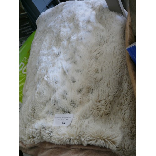 314 - A LOVELY LARGE SOFT FLEECE THROW WITH SNOW LEOPARD PATTERN PLUS A GREY ONE