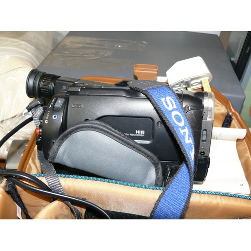 326 - A SONY HANDYCAM VISION CAMCORDER IN GREEN CASE