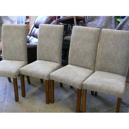 302A - A SET OF 4 UPHOLSTERED DINING CHAIRS WITH WOODEN LEGS