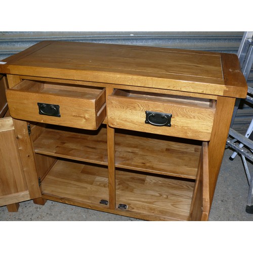 418 - OAK SIDEBOARD 2 DRAWERS OVER 2 CUPBOARDS BLACK METAL DROP HANDLES VERY GOOD CONDITION