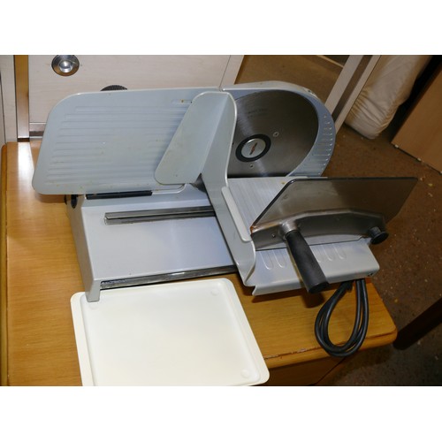 409C - GOOD QUALITY ITALIAN MEAT SLICER 000720N