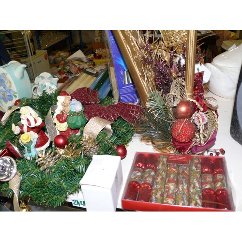 248A - CHRISTMAS DECORATION INCLUDING A HARP, SANTA FIGURES ETC