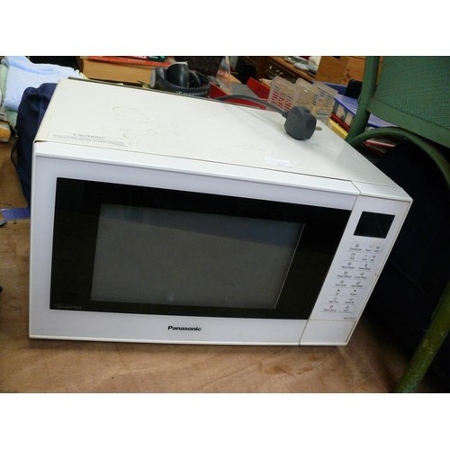 462 - PANASONIC INVERTER MICROWAVE