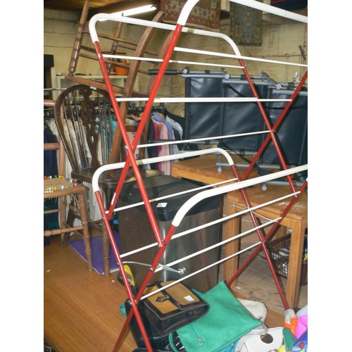 456 - RED AND WHITE METAL CLOTHING AIRER