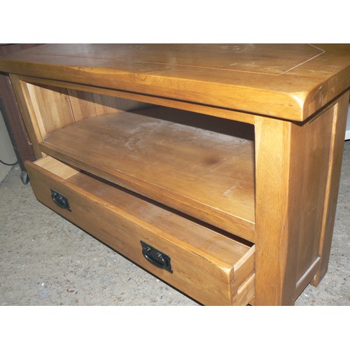 416 - SOLID OAK TV/MEDIA STAND WITH METAL DROP HANDLES GOOD CONDITION