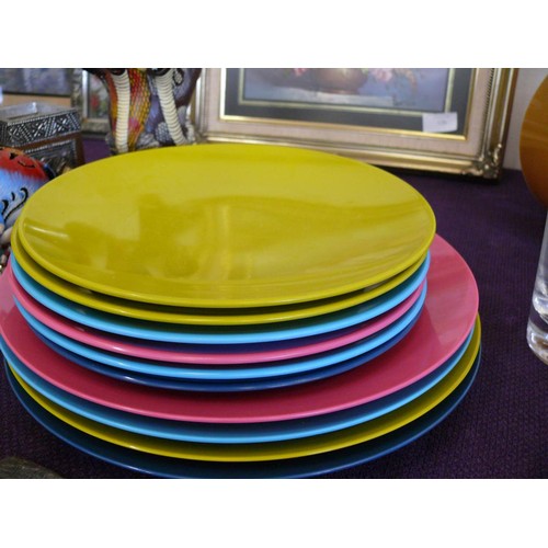 125 - A BEAUTIFUL SET OF MULTICOLOURED PICNIC PLATES, THESE ARE NOT JUST ANY PICNIC PLATES THEY ARE M&S PI... 