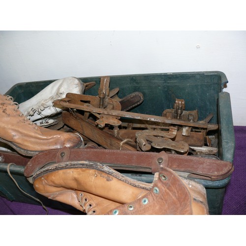 133 - A NICE BOX OF VINTAGE ICE SKATES TO INCLUDE A PAIR OF FEN RUNNERS