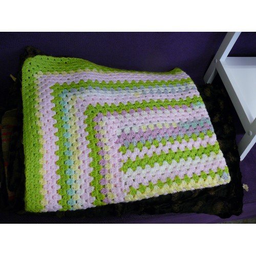 195E - FAUX FUR THROW, CROCHET BLANKET, A TARTAN THROW, A GREEN THROW AND A 100% COTTON AURORA HERRINGBNE T... 