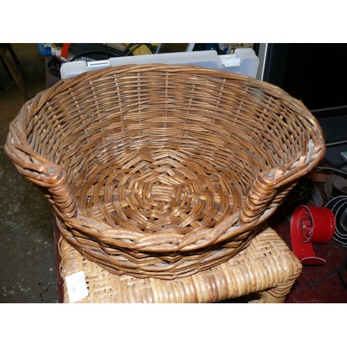 226 - A SMALL WICKER PET BASKET