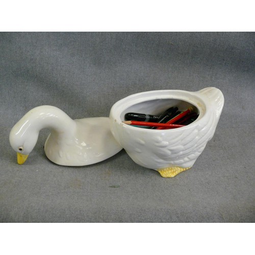 231 - CERAMIC GOOSE POT WITH CONTENTS OF GOOD QUALITY PENS