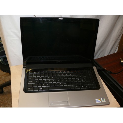 422 - LAPTOP - DELL STUDIO WITH CHARGER (NO BATTERY)