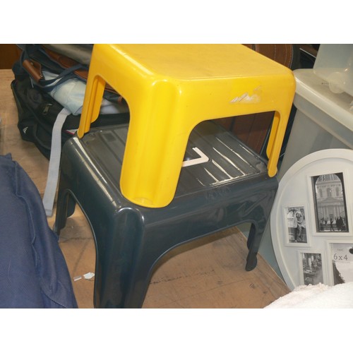 436 - 2 PLASTIC STEP STOOLS SMALL YELLOW AND LARGER GREY ONE