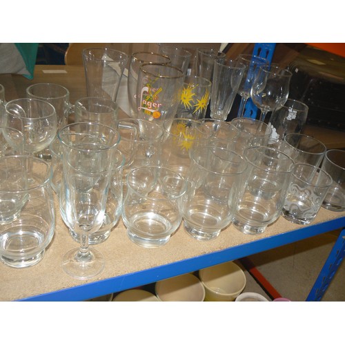 445 - SHELF OF VARIOUS GLASSWARE GLASSES, WINE GLASSES, TUMBLERS ETC