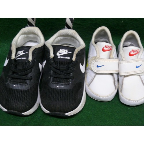 63 - VERY SMALL BRANDED BABY PRAM SHOES TO INCLUDE NIKE, PUMA AND LONSDALE PLUS A BABY BOY BREAKFAST GIFT... 