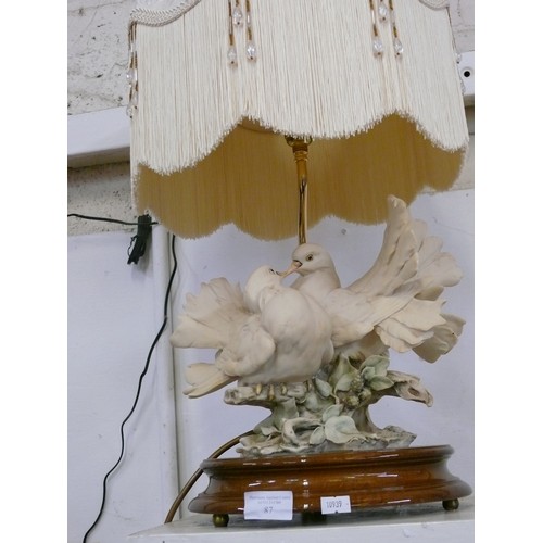 87 - A LARGE KISSING DOVES TABLE LAMP WITH LOVELY  TASSELLED LAMPSADE